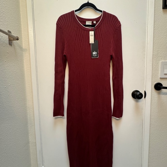 NWT Varley - Xander Long Sleeve Rib Knit Dress - Maroon & White - Large - Picture 3 of 8